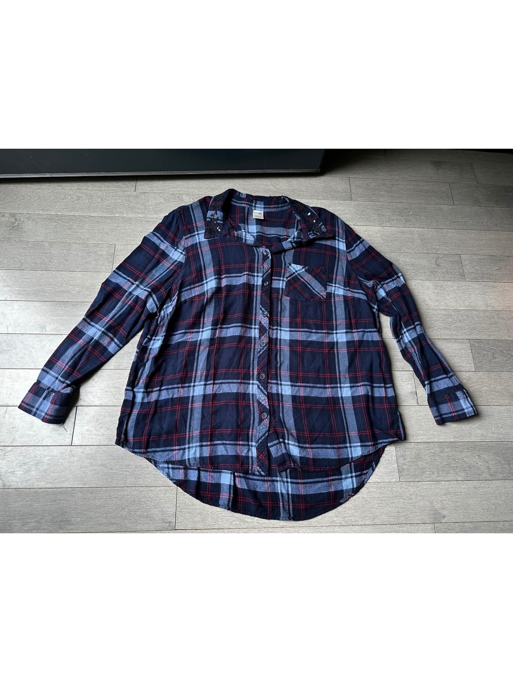 Terra & Sky Women's Plus Size 1X Plaid Button-Up Shirt with Embroidered Collar